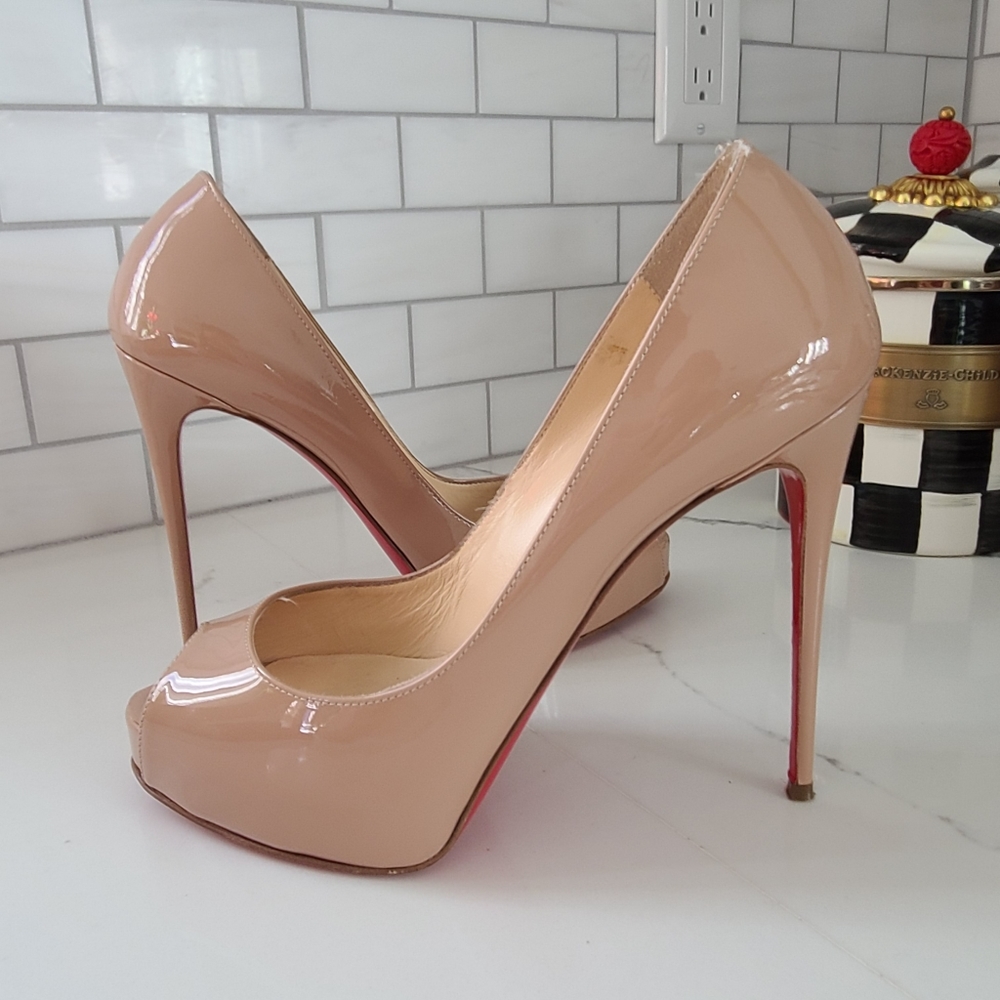 Christian Louboutin New Very Prive 120 Patent open toe pump Size 37